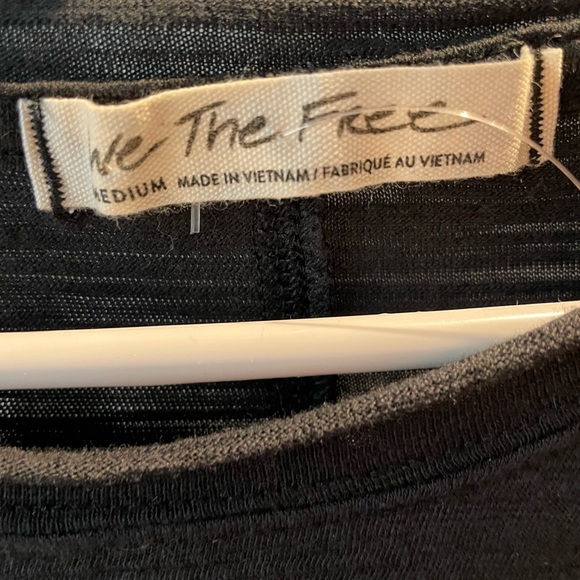 We the free Natasha tee long sleeve ruched top, size M in excellent condition. - Picture 4 of 4